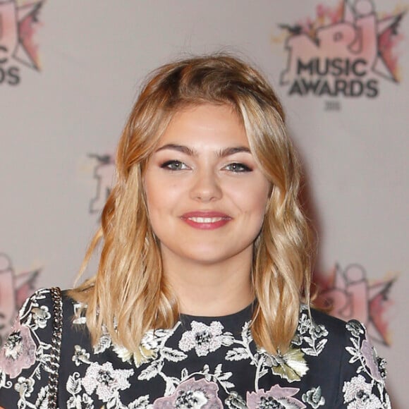 Louane Emera - 17e cérémonie des NRJ Music Awards 2015 au Palais des Festivals à Cannes, le 7 novembre 2015. © Christophe Aubert via Bestimage