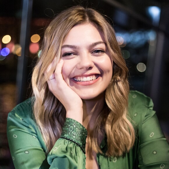 Exclusif - Louane Emera - Enregistrement de l'émission "Toute la musique qu'on aime" présentée par Nikos Aliagas à Paris le 4 décembre 2017. L'émission sera diffusée sur TF1 le 31 décembre 2017. © Cyril Moreau / Bestimage