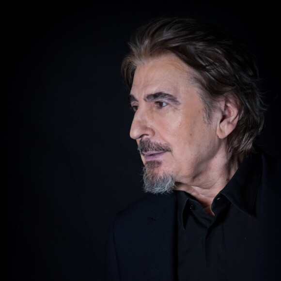 Exclusif - Serge Lama - Enregistrement de l'émission "Toute la musique qu'on aime" présentée par Nikos Aliagas à Paris le 4 décembre 2017. L'émission sera diffusée sur TF1 le 31 décembre 2017. © Cyril Moreau / Bestimage