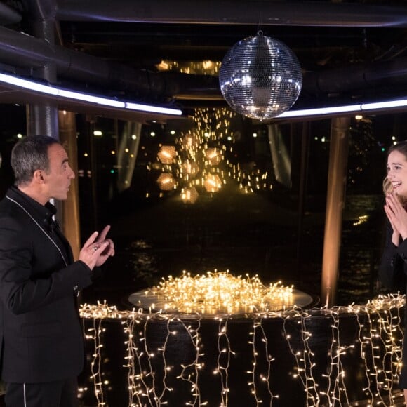 Exclusif - Nikos Aliagas, Camille Lou et Michaël Youn - Enregistrement de l'émission "Toute la musique qu'on aime" présentée par Nikos Aliagas à Paris le 4 décembre 2017. L'émission sera diffusée sur TF1 le 31 décembre 2017. © Cyril Moreau / Bestimage