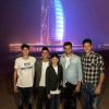 Les quatre fils de Zinédine Zidane Enzo, Luca, Théo et Elyza, et son neveu Driss, posent à Dubaï. Instagram, décembre 2017.
