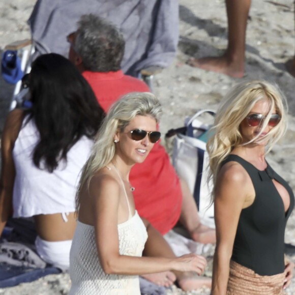 Victoria Silvstedt en vacances sur l'île de Saint-Barthélemy, le 30 décembre 2017.