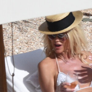 Victoria Silvstedt en vacances sur l'île de Saint-Barthélemy, le 30 décembre 2017.