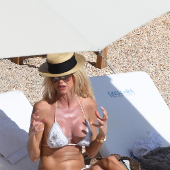 Victoria Silvstedt en vacances sur l'île de Saint-Barthélemy, le 30 décembre 2017.