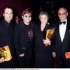 David Furnish, Sheila Farebrother, Elton John assistent à la comédie musicale "Le Roi Lion" à Londres, le 20 octobre 1999.