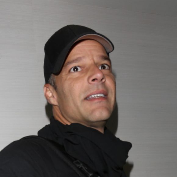 Ricky Martin et son chéri J. Yosef à l'aéroport de LAX à Los Angeles le 8 octobre 2017.