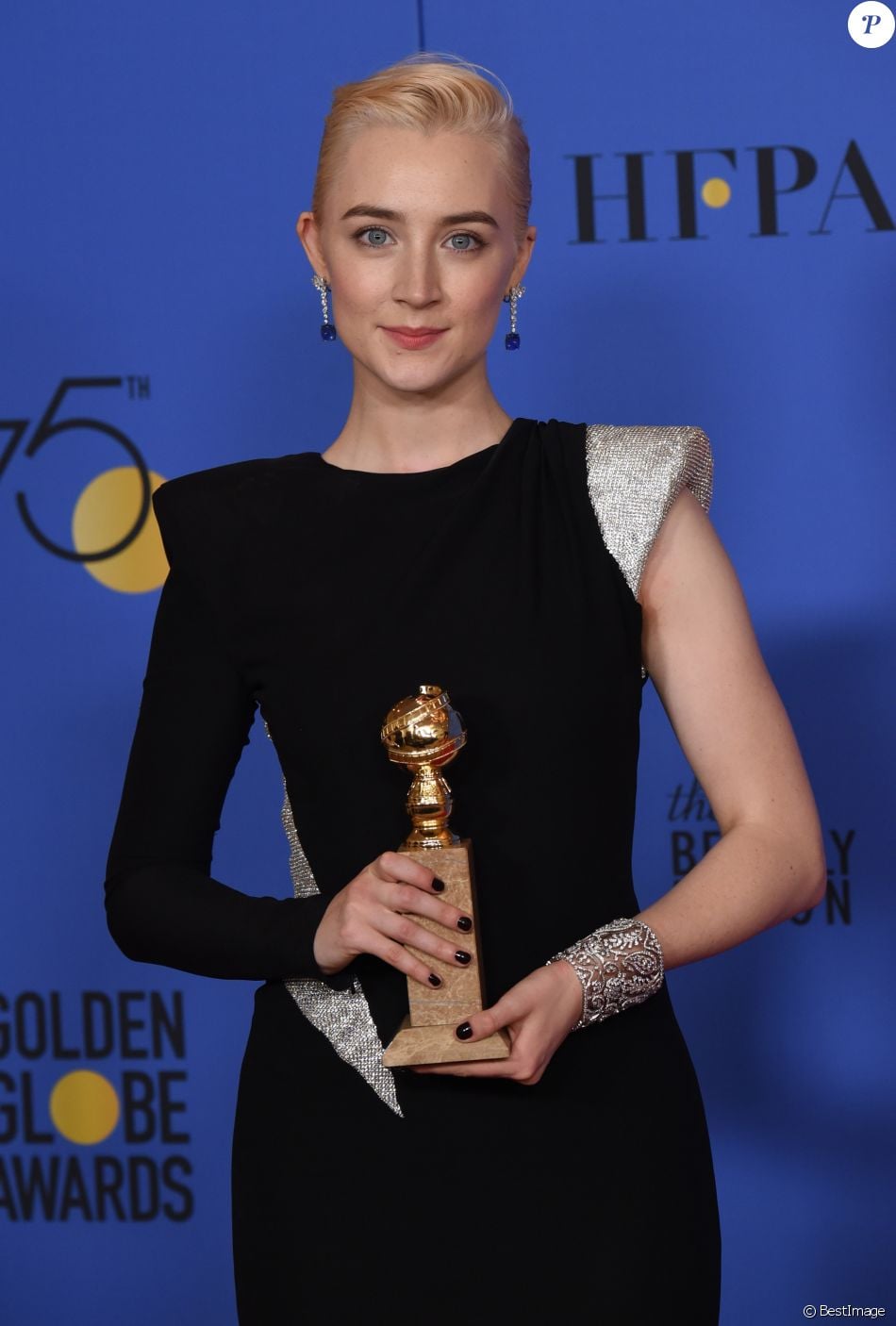 saoirse-ronan-golden-globe-de-la-meilleure-actrice-dans-un-film