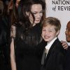 Angelina Jolie et Shiloh Jolie-Pitt (le bras en écharpe) - Soirée de gala des National Board of Review Annual Awards à New York, le 9 janvier 2018.