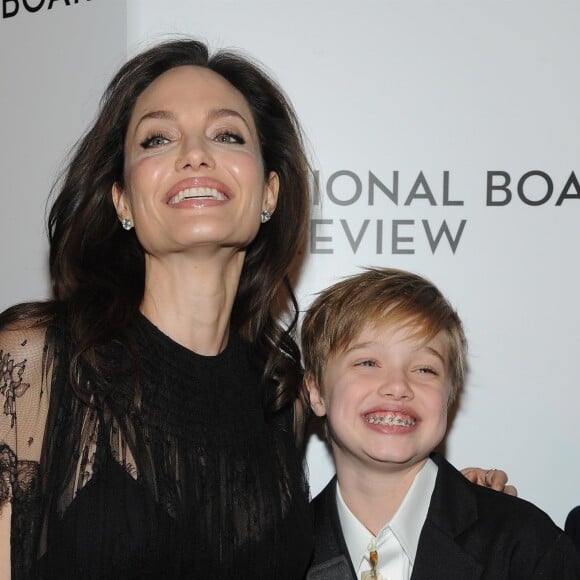 Angelina Jolie et Shiloh Jolie-Pitt (le bras en écharpe) - Célébrités à la soirée de gala des National Board of Review Annual Awards à New York, le 9 janvier 2018.