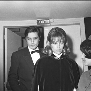 Alain Delon et sa femme Nathalie en Paris en 1967.