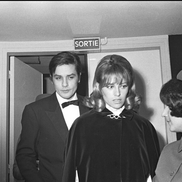 Alain Delon et sa femme Nathalie en Paris en 1967.