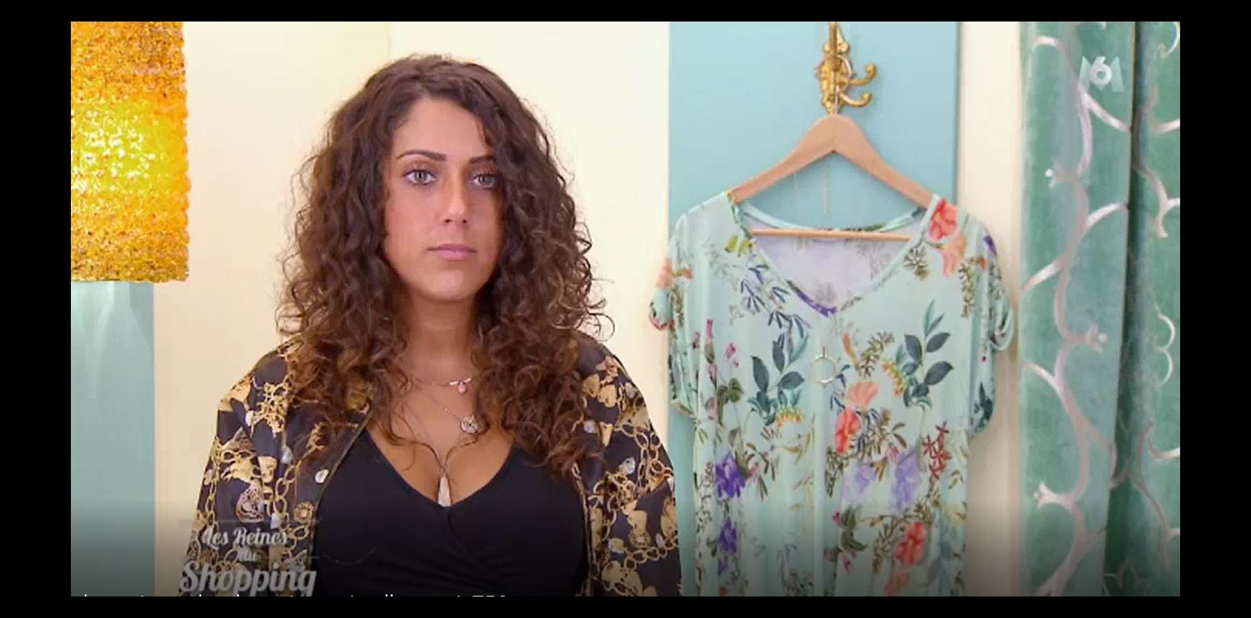 La Voix Dans Les Reines Du Shopping Les Reines du shopping : Le décolleté d'une candidate obsède la voix