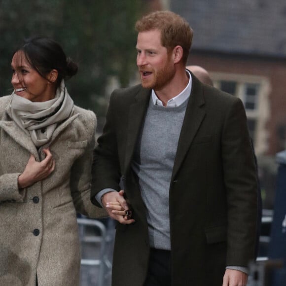 Le prince Harry et sa fiancée Meghan Markle se rendent à la station de radio "Reprezent" dans le quartier de Brixton à Londres le 9 janvier 2018.