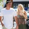 Ryan Lochte et sa compagne Kayla Reid (enceinte) vont déjeuner à West Hollywood. Los Angeles, le 24 mars 2017.