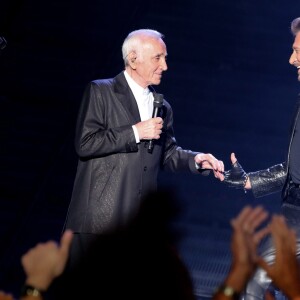 Exclusif - Charles Aznavour - Johnny Hallyday en concert à Paris - Jour 2 de la tournée "Born Rocker Tour". Le 15 juin 2013