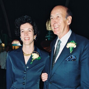 Valéry Giscard d'Estaing et sa fille Jacinte à Paris, le 2 mars 1997.