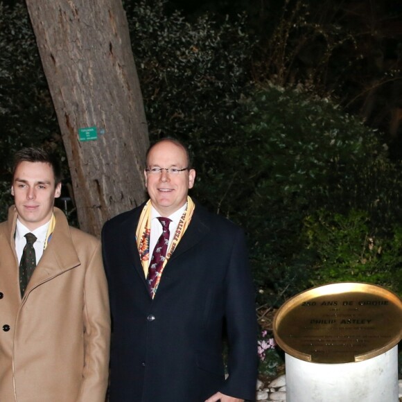 La princesse Stéphanie de Monaco a inauguré en présence du prince Albert et de ses enfants Pauline et Louis (avec sa compagne Marie) Ducruet une plaque en hommage à Philip Astley, créateur du cirque moderne en 1768, en ouverture du 42e Festival International du Cirque de Monte-Carlo le 16 janvier 2018. © Olivier Huitel/Pool/Bestimage