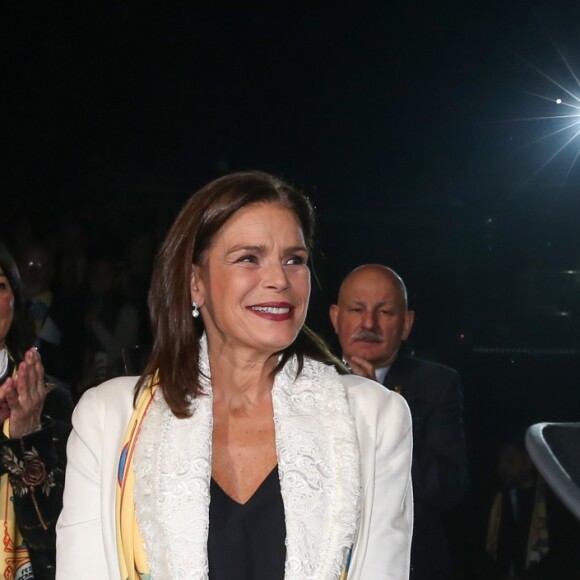 Pauline Ducruet, la princesse Stéphanie de Monaco et le prince Albert II de Monaco salués par Alain André dit Petit Gougou, M. Loyal, lors de la soirée d'ouverture du 42e Festival International du Cirque de Monte-Carlo le 16 janvier 2018. © Olivier Huitel/Pool/Bestimage