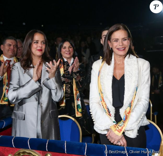 Pauline Ducruet et la princesse Stéphanie de Monaco face à Alain André alias Petit Gougou, M. Loyal, lors de la soirée d'ouverture du 42e Festival International du Cirque de Monte-Carlo le 16 janvier 2018. © Olivier Huitel/Pool/Bestimage