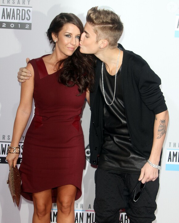 Justin Bieber et sa mère Pattie Malette aux American Music Awards à Los Angeles le 18 novembre 2012