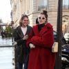 Kaia Gerber arrive au restaurant l'Avenue avec une amie à Paris le 19 janvier 2018.
