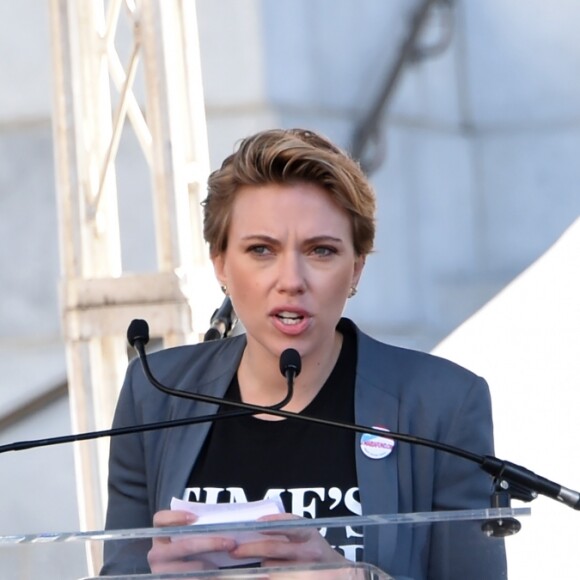 Scarlett Johansson - Les célébrités lors des manifestations géantes aux États-Unis pour la 2e "Marche des femmes" à Los Angeles le 20 janvier 2018.