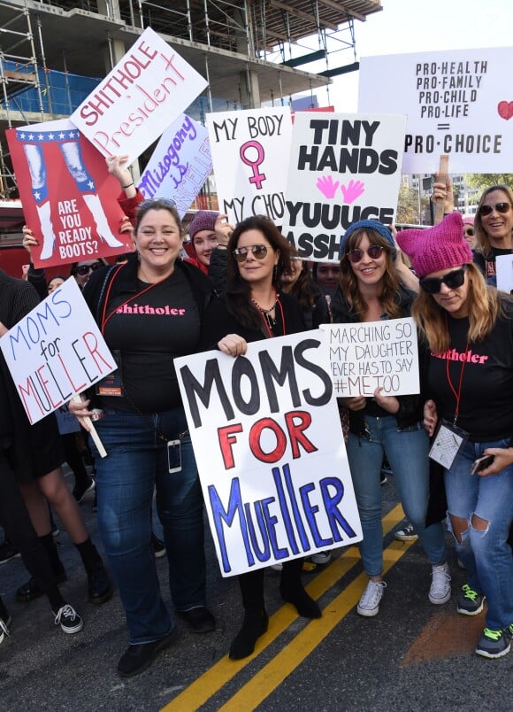 Camryn Manhein, Marcia Gay Harden - Les célébrités lors des manifestations géantes aux États-Unis pour la 2e "Marche des femmes" à Los Angeles le 20 janvier 2018.