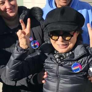 Yoko Ono lors des manifestations géantes aux États-Unis pour la 2e "Marche des femmes" à New York le 20 janvier 2018.