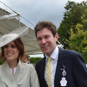 La princesse Eugenie d'York et son compagnon Jack Brooksbank lors de la journée des femmes de la Qatar Goodwood Race Course à Midhurst, le 30 juillet 2015. La princesse Eugenie et Jack se sont fiancés en janvier 2018 au Nicaragua et leur mariage sera célébré à Windsor à l'automne 2018, a révélé Buckingham Palace le 22 janvier 2018.