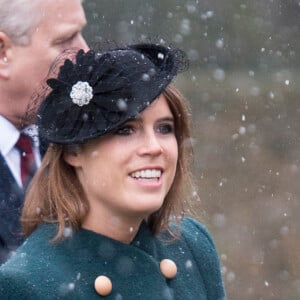 La princesse Eugenie d'York à l'église St Lawrence à Castle Rising le 21 janvier 2018, à la veille de l'annonce de ses fiançailles avec Jack Brooksbank, qui lui a demandé sa main plus tôt le même mois lors d'un séjour au Nicaragua.