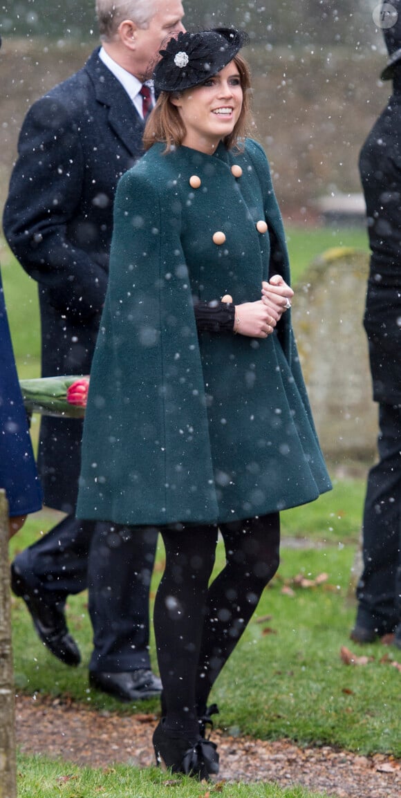 La princesse Eugenie d'York à l'église St Lawrence à Castle Rising le 21 janvier 2018, à la veille de l'annonce de ses fiançailles avec Jack Brooksbank, qui lui a demandé sa main plus tôt le même mois lors d'un séjour au Nicaragua.