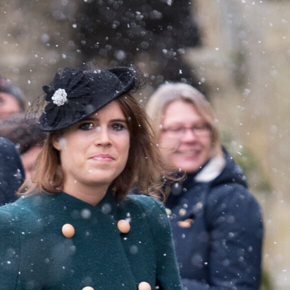 La princesse Eugenie d'York à l'église St Lawrence à Castle Rising le 21 janvier 2018, à la veille de l'annonce de ses fiançailles avec Jack Brooksbank, qui lui a demandé sa main plus tôt le même mois lors d'un séjour au Nicaragua.