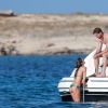 Exclusif - Kevin Trapp et sa compagne Izabel Goulart profitent d'une belle journée en mer sur un yacht. Ibiza, le 1er juin 2017