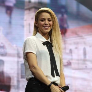 Shakira sur la scène de la Barclaycard Arena lors du Global Citizen Festival à Hambourg, le 6 juillet 2017.