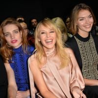 Fashion Week : Kylie Minogue et Natalia Vodianova, lumineuses à Paris