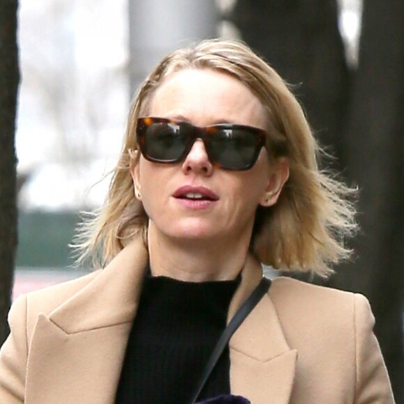 Naomi Watts se promène dans les rues de New York le 19 janvier 2018.