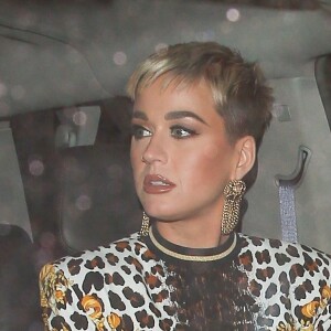 Katy Perry est allée diner avec un ami au restaurant Craig à West Hollywood. Le 23 janvier 2018