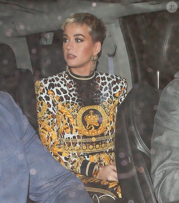 Katy Perry est allée diner avec un ami au restaurant Craig à West Hollywood. Le 23 janvier 2018