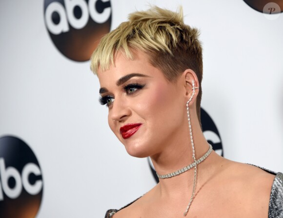 Katy Perry lors de la conférence de presse "Disney ABC TCA" au Langham Huntington hôtel à Pasadena, le 8 janvier 2018.