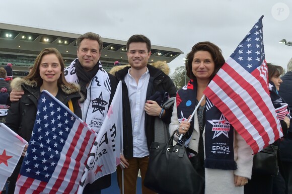 Guillaume de Tonquédec, sa femme Christèle et leurs enfants Victoire (gauche) et Amaury - Célébrités à la 97ème édition du Grand Prix d'Amérique à l'hippodrome de Vincennes à Paris, France, le 28 janvier 2018. © Giancarlo Gorassini/Bestimage