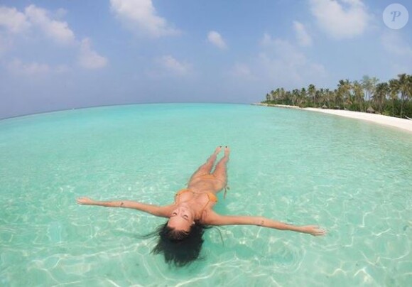 Jade Lagardère en vacances aux Maldives avec ses enfants. Janvier 2018.