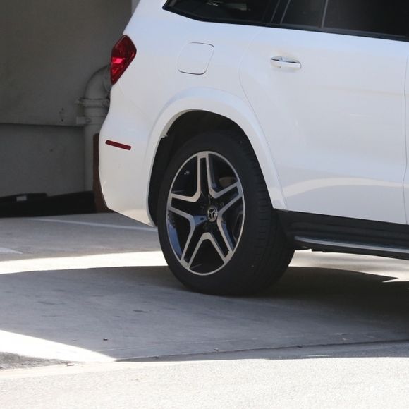 Exclusif - Amber Rose quitte une clinique de chirurgie esthétique à Beverly Hills, le 29 janvier 2018.