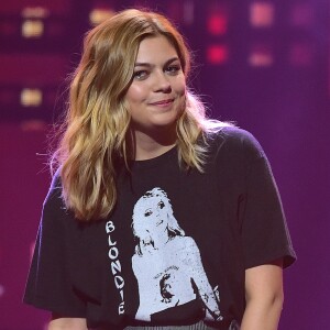 Exclusif - Louane Emera - Enregistrement de l'émission "Tout Le Monde Chante Contre Le Cancer, Les Stars Relèvent Le Défi" au Palais Des Congrès à Paris, diffusée le 1er janvier 2018 à 21h sur W9. © Gorassini-Moreau / Bestimage