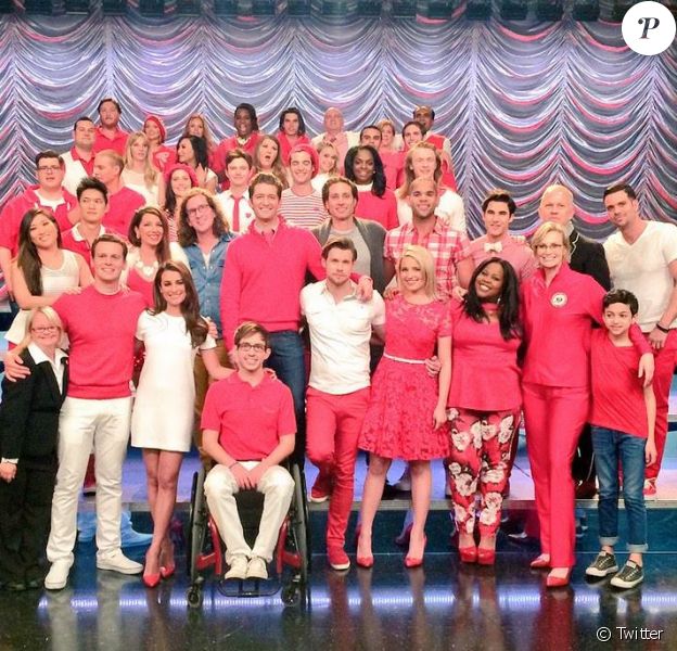 L'équipe de Glee, à Los Angeles, le 21 février 2015