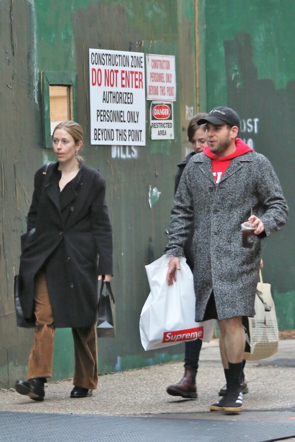 Jonah Hill fait du shopping avec ses amis à New York le 22 decembre 2017.
