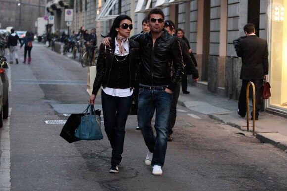 Adrian Mutu et sa femme Consuelo, lors de leur passage à Milan, le 16 mars 2009.