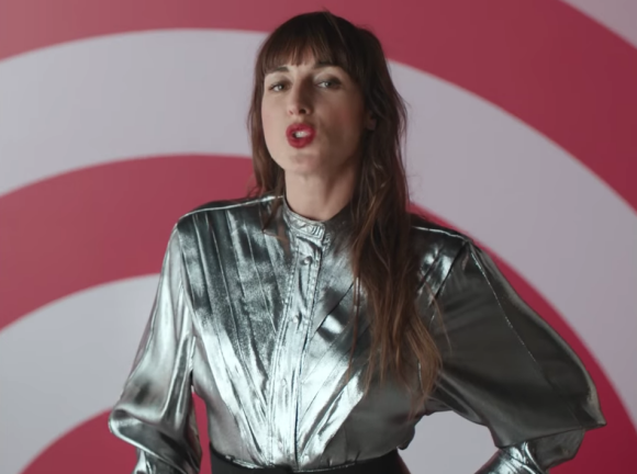 Juliette Armanet - image extraite du clip L'indien - janvier 2018.