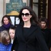 Angelina Jolie et ses enfants, Vivienne Marcheline, Knox Leon et Maddox à la sortie de l'hôtel Meurice à Paris. Le 30 janvier 2018