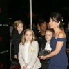 Kompheak Phorung avec Maddox Jolie-Pitt, Knox Leon Jolie-Pitt, Zahara Jolie-Pitt, Angelina Jolie, Vivienne Jolie-Pitt et Shiloh Jolie-Pitt à la première de ‘D'abord, ils ont tué mon père’ à New York, le 14 septembre 2017