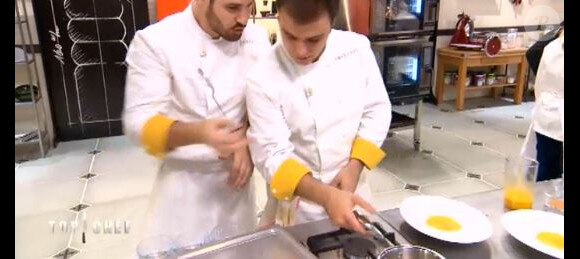 Vincent et Adrien lors du quatrième épisode de "Top Chef" diffusé le 21 février 2018 sur M6.